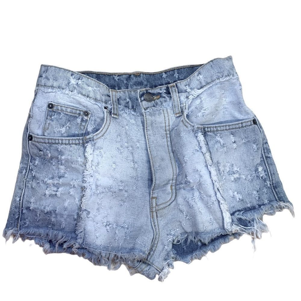 Lf Carmar Intentionally Distressed Button Up Fringe Light Denin Shorts Size 25